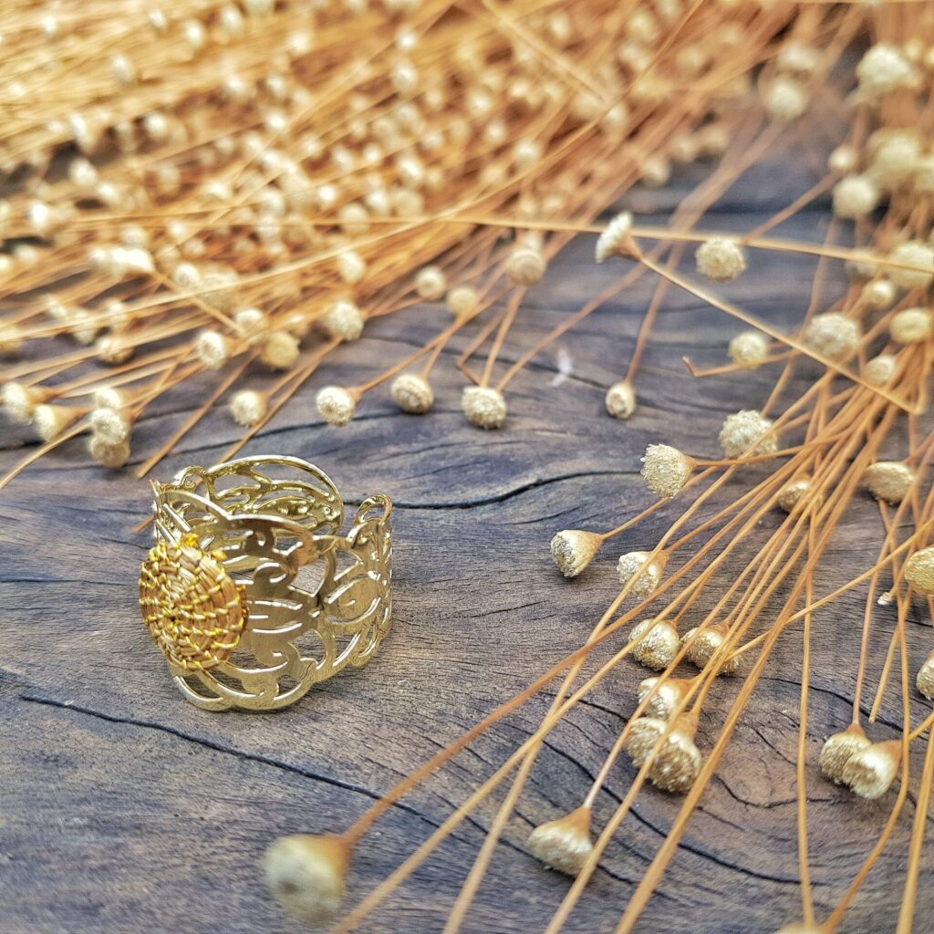 Acessórios de Capim Dourado: anel renda