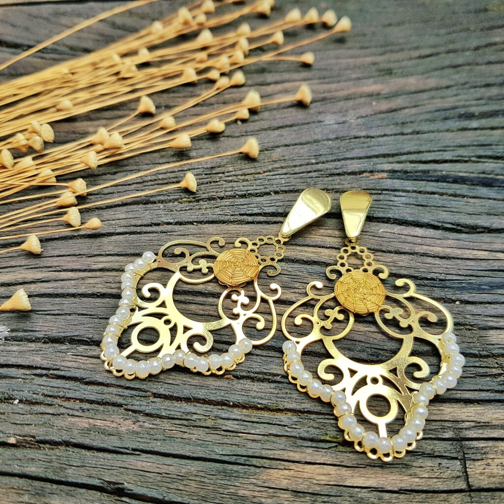 Acessórios de Capim Dourado: brinco renda