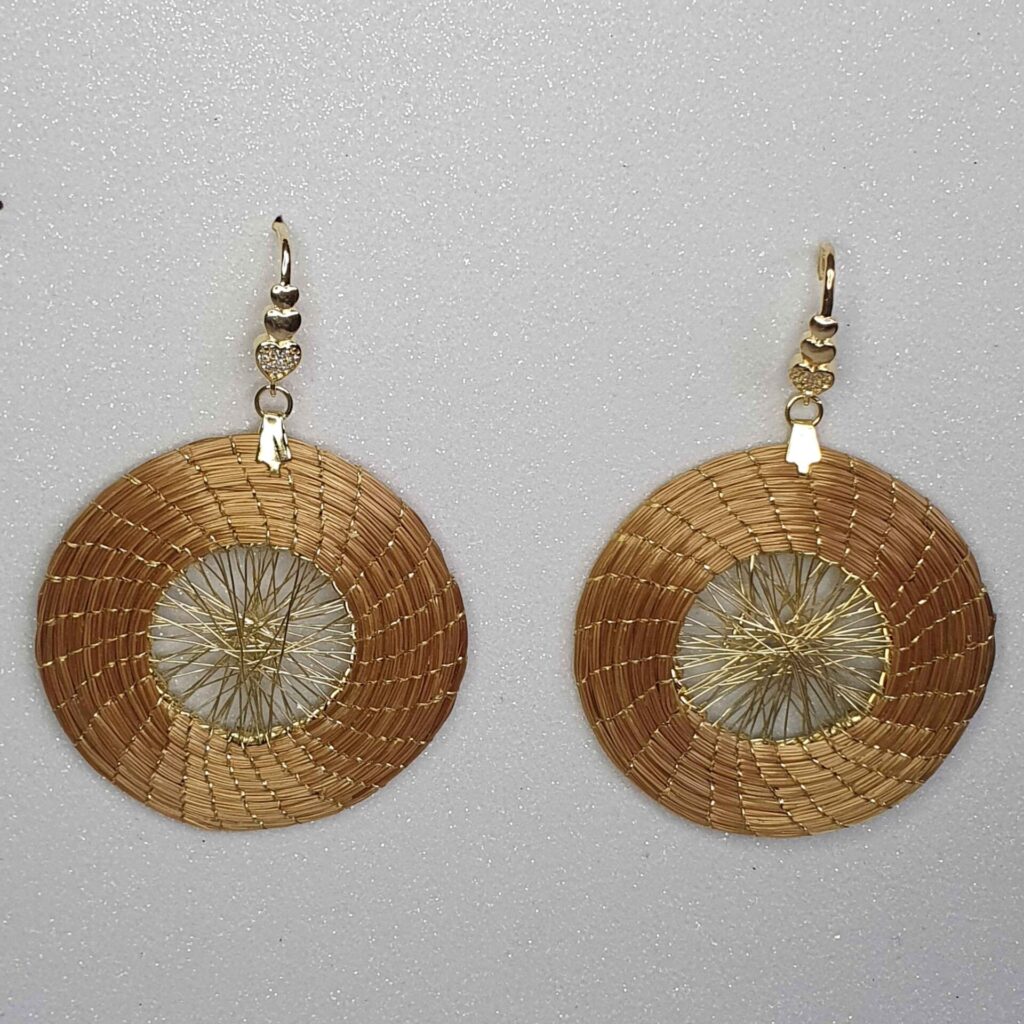 BR515 Brinco Mandala de capim dourado com aramado